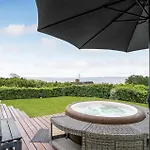 Beautiful In With Jacuzzi Tatil Evi