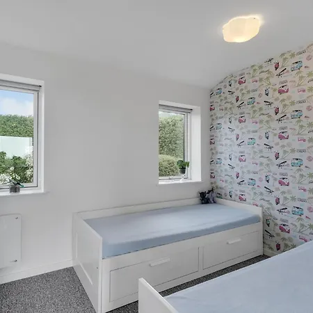 Beautiful In With Jacuzzi Semesterbostad